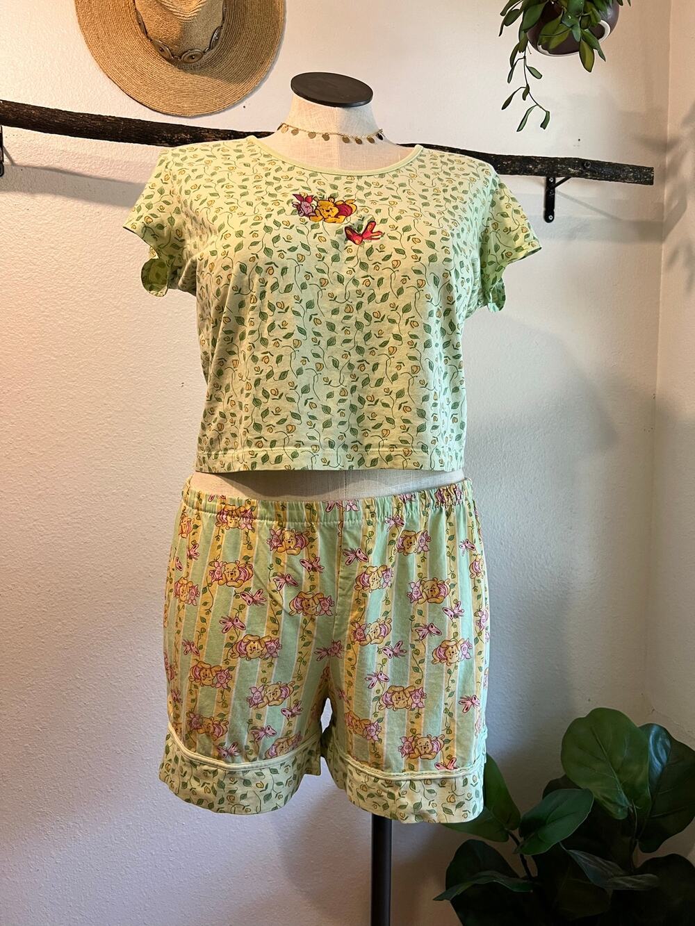 Disney St. Jack 90s Green Embroidered Winnie The Pooh PJ Set Size Large